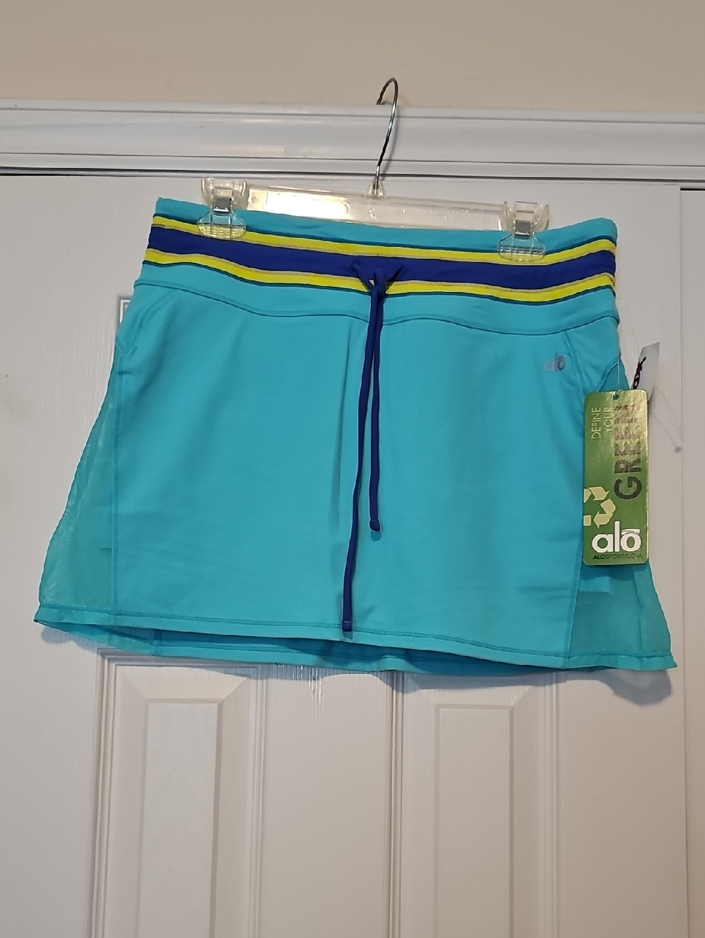 ALO Yoga Turquoise Blue Athletic Skort with Navy & Yellow Waistband